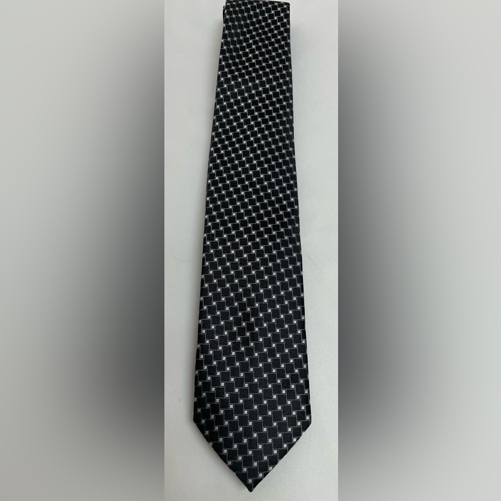 Dockers Short Charcoal and Silver Geometric Tie